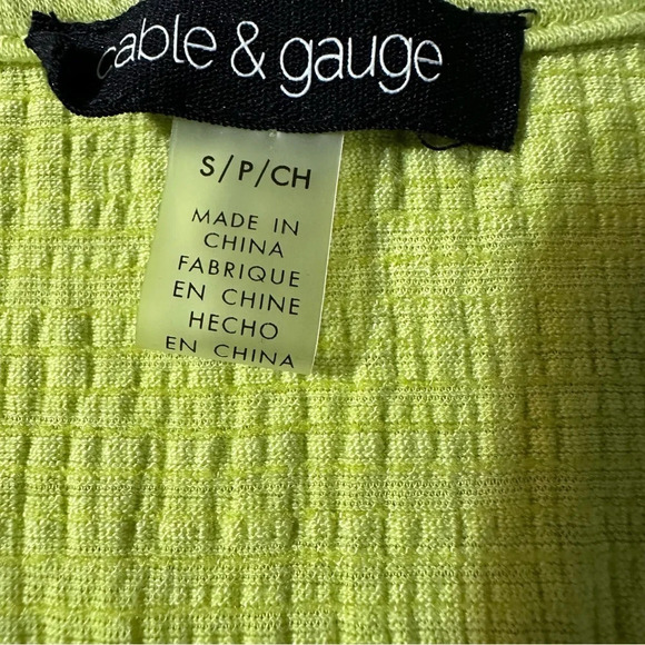 Cable and Gauge women's small neon green sleeveless v-neck  top - Picture 3 of 3